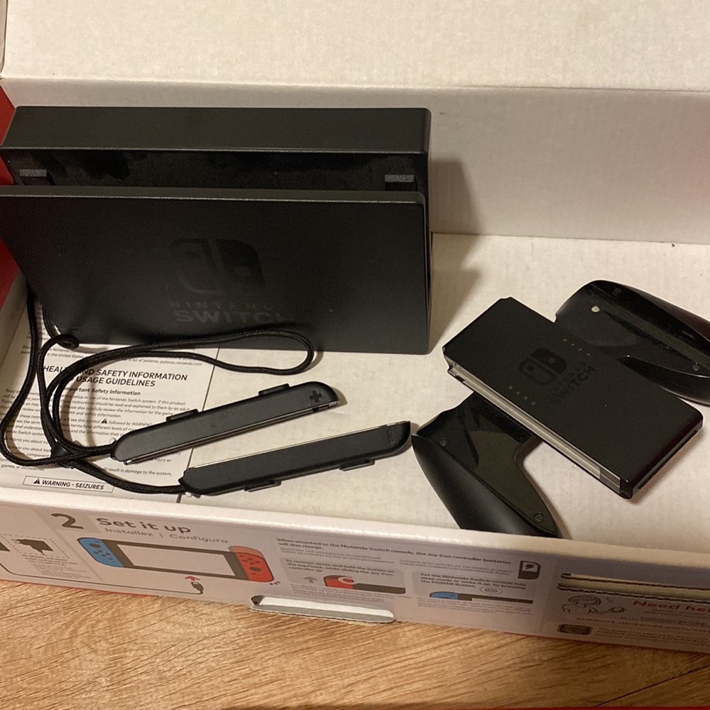 Brand new Nintendo switch 2017 - Picture 7 of 9